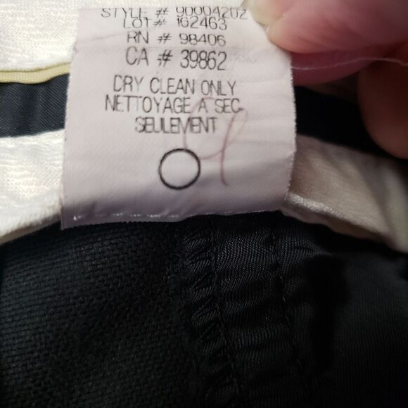 THEORY Palmer Bermuda Shorts Classic Style - Picture 7 of 7